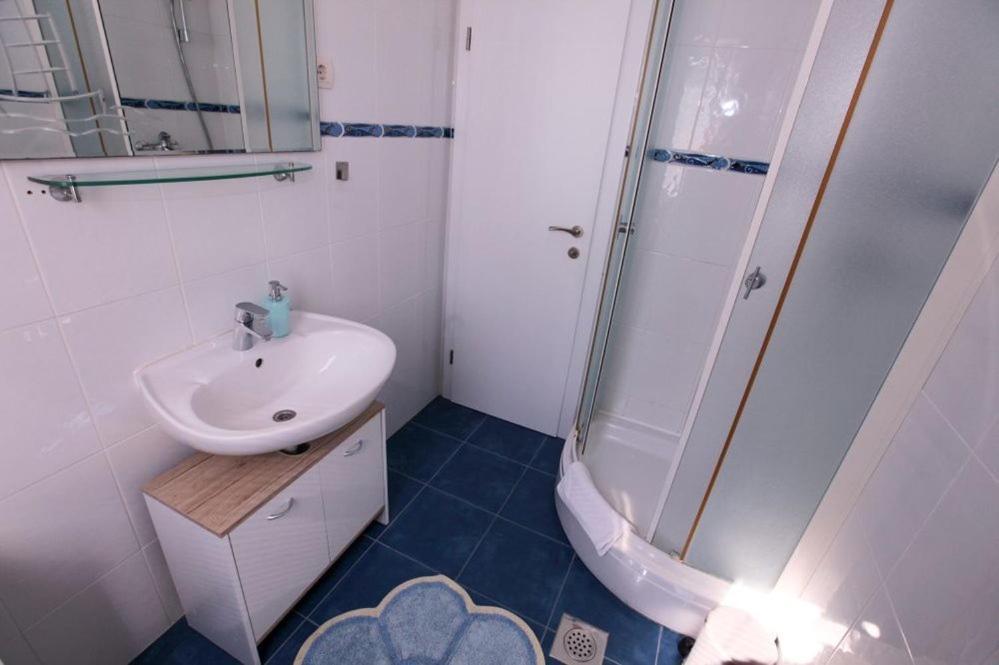 Apartments Luka โรกอซนิซา ภายนอก รูปภาพ